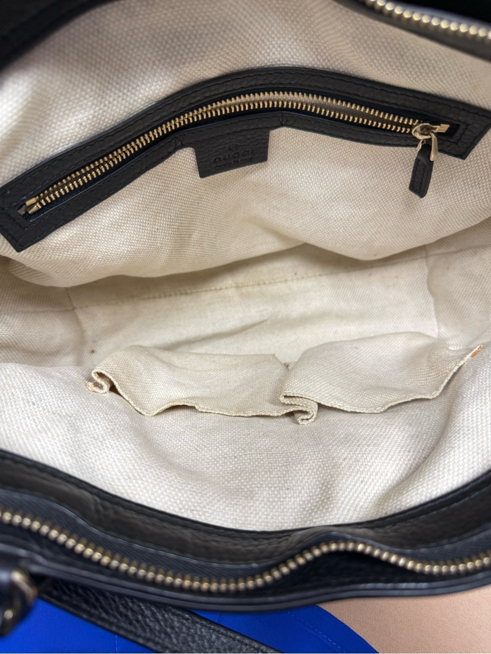 Gucci Black Pebbled Leather Shoulder Tote with Embossed Logo - Picture 8 of 8